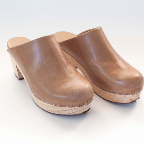Nisolo Shoes - Nisolo All-Day Heeled Clog, Almond Camel, Size 11, Leather Wooden Mule